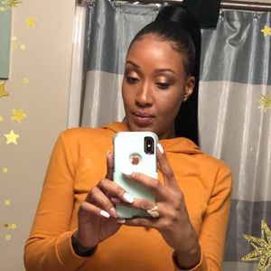 Meet your Posher, Evelyn